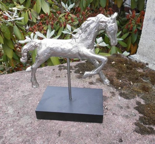 Laufendes pferd pferdestatue - laufendes,